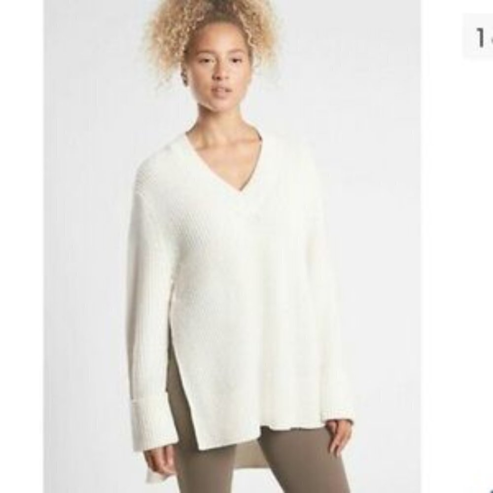 ✅ Athleta Shasta V-Neck Sweater Oversized in Dove Size SMALL